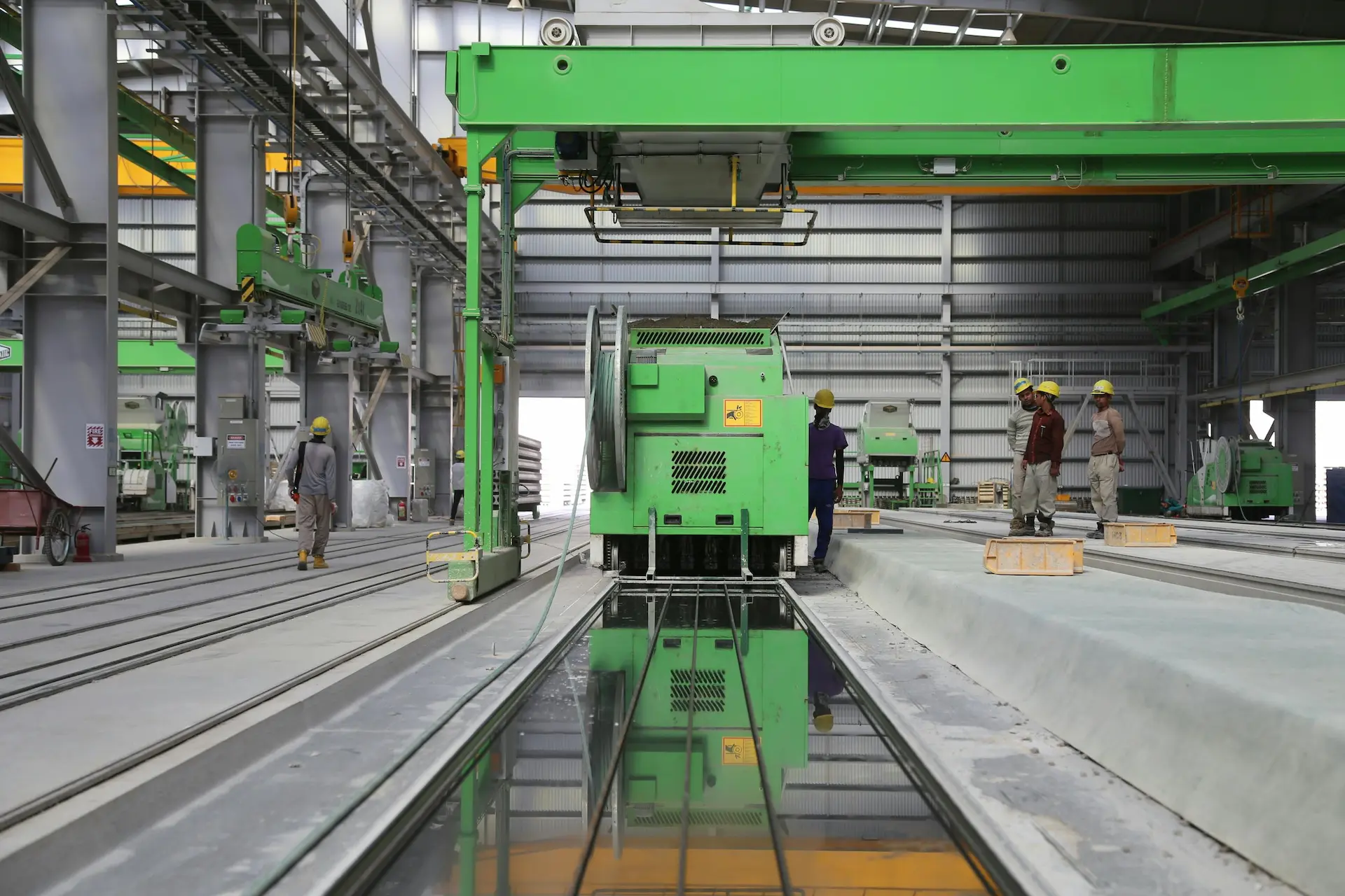 Manufacturing labor and factory workers supply in UAE